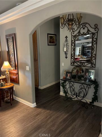 8026 PRIMROSE Avenue, Oak Hills, CA 92344