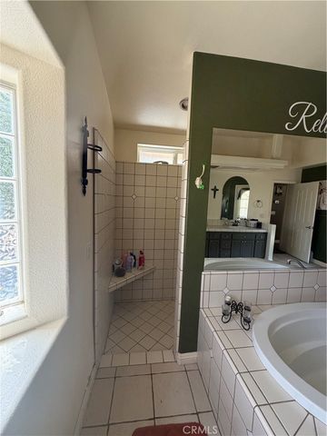 8026 PRIMROSE Avenue, Oak Hills, CA 92344