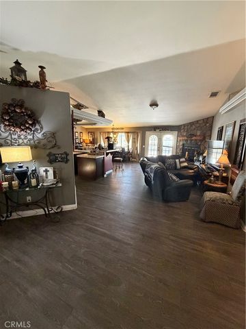 8026 PRIMROSE Avenue, Oak Hills, CA 92344