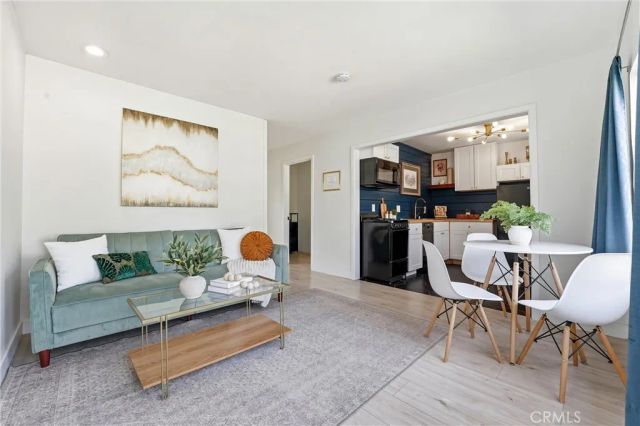 2157 Gale Avenue, Long Beach, CA 90810