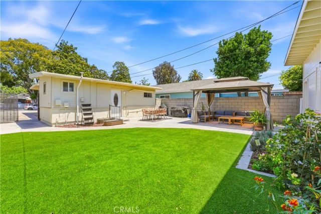 2157 Gale Avenue, Long Beach, CA 90810