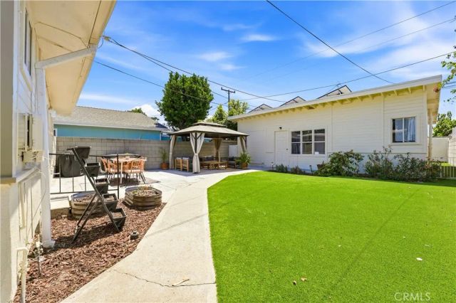 2157 Gale Avenue, Long Beach, CA 90810