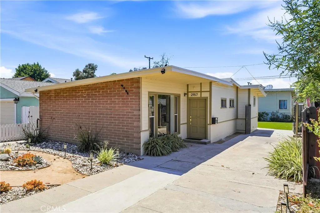 2157 Gale Avenue, Long Beach, CA 90810