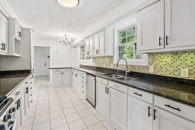 9028 Fringewood Drive, Dallas, TX 75228