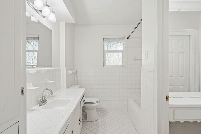 9028 Fringewood Drive, Dallas, TX 75228