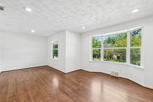9028 Fringewood Drive, Dallas, TX 75228