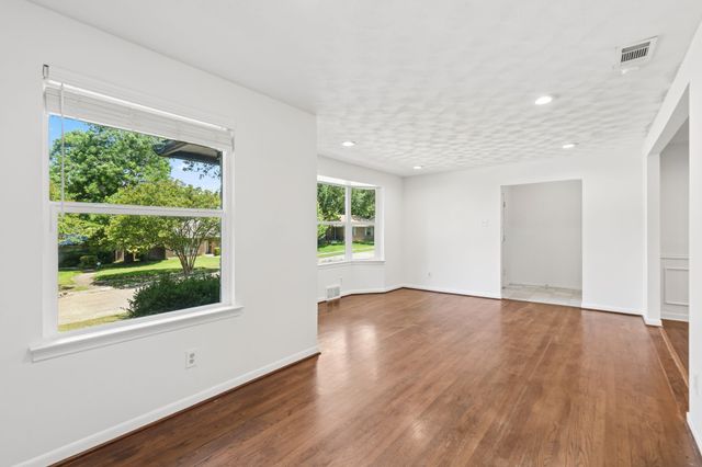 9028 Fringewood Drive, Dallas, TX 75228