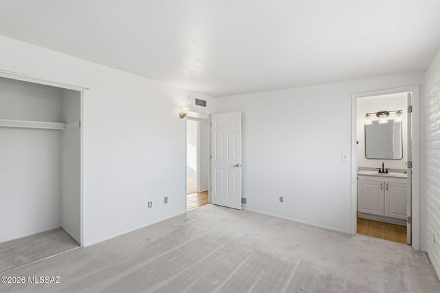 4749 S Goldenrod Place, Tucson, AZ 85730