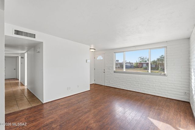 4749 S Goldenrod Place, Tucson, AZ 85730