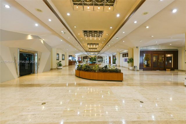 801 Brickell Bay Dr 1462, Miami, FL 33131