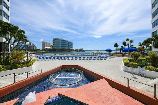 801 Brickell Bay Dr 1462, Miami, FL 33131