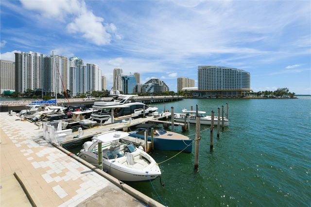 801 Brickell Bay Dr 1462, Miami, FL 33131