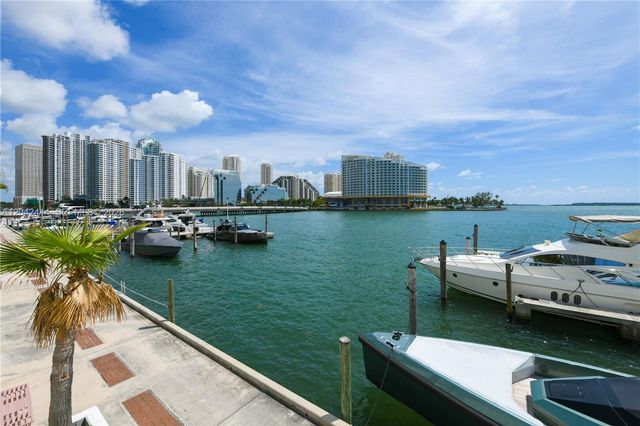 801 Brickell Bay Dr 1462, Miami, FL 33131