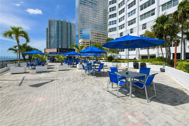 801 Brickell Bay Dr 1462, Miami, FL 33131