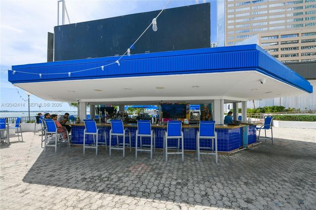 801 Brickell Bay Dr 1462, Miami, FL 33131