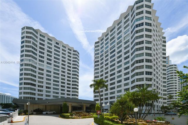 801 Brickell Bay Dr 1462, Miami, FL 33131