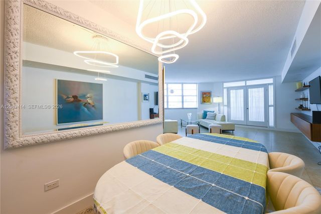801 Brickell Bay Dr 1462, Miami, FL 33131