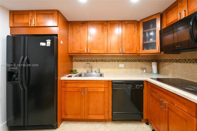 801 Brickell Bay Dr 1462, Miami, FL 33131