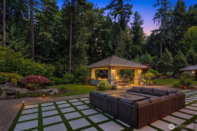 18049 NE 143rd Place, Woodinville, WA 98072