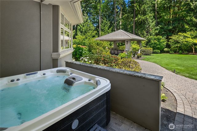 18049 NE 143rd Place, Woodinville, WA 98072
