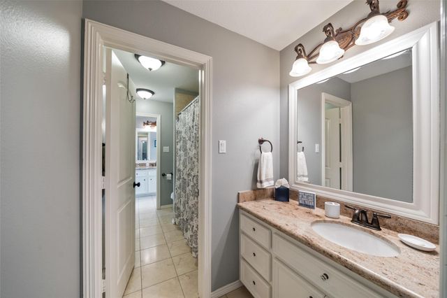 123 Bentwater Bay Drive, Montgomery, TX 77356