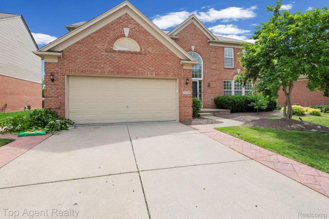33780 Stonecrest Drive, Sterling Heights, MI 48312