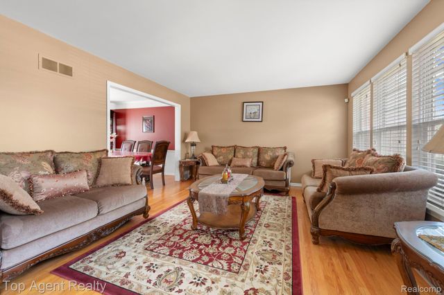 33780 Stonecrest Drive, Sterling Heights, MI 48312