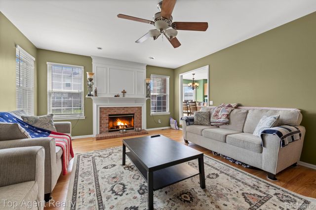 33780 Stonecrest Drive, Sterling Heights, MI 48312