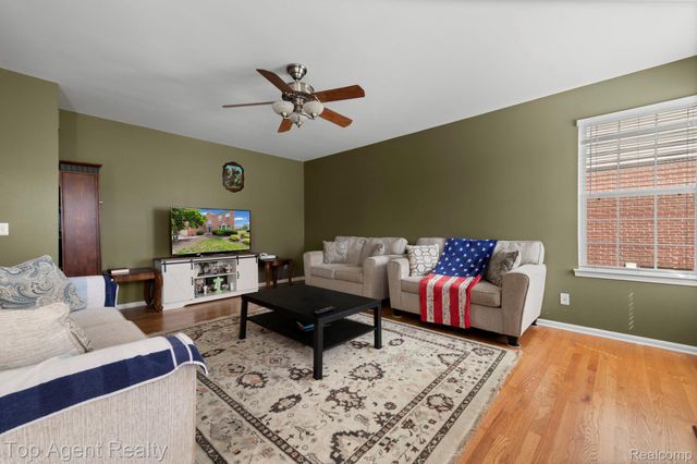 33780 Stonecrest Drive, Sterling Heights, MI 48312