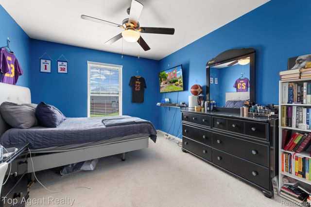 33780 Stonecrest Drive, Sterling Heights, MI 48312