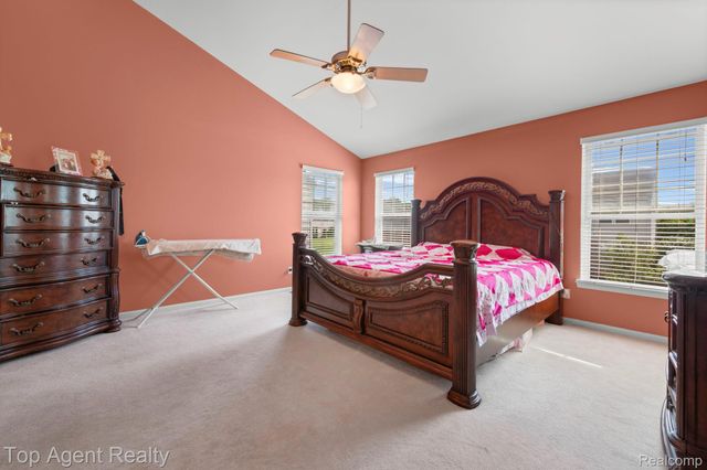33780 Stonecrest Drive, Sterling Heights, MI 48312