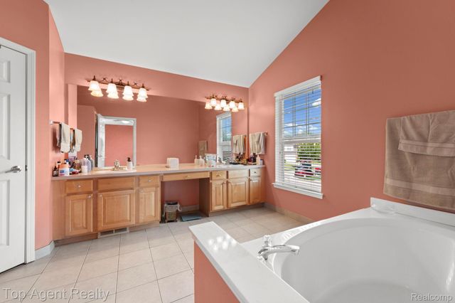 33780 Stonecrest Drive, Sterling Heights, MI 48312