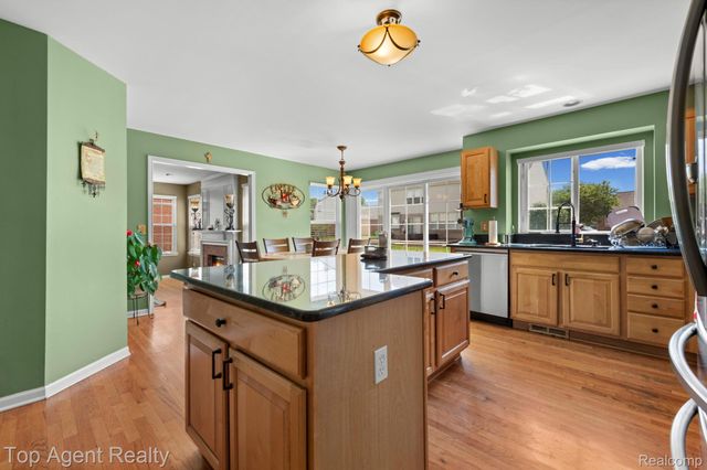 33780 Stonecrest Drive, Sterling Heights, MI 48312