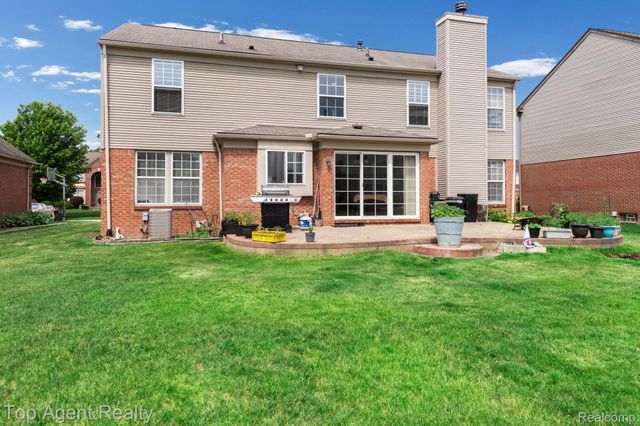 33780 Stonecrest Drive, Sterling Heights, MI 48312