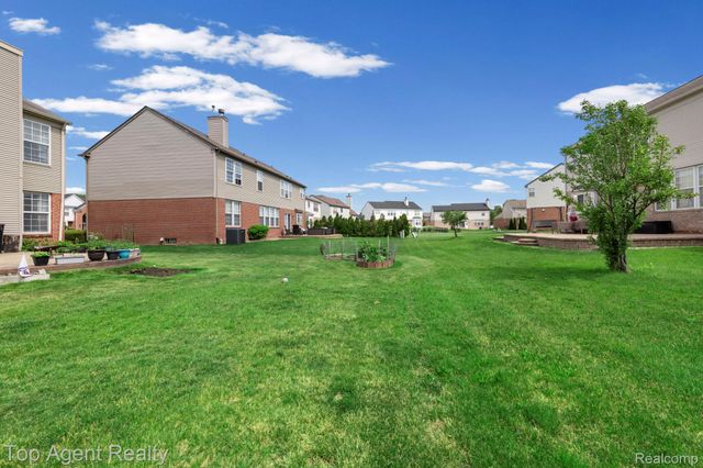 33780 Stonecrest Drive, Sterling Heights, MI 48312