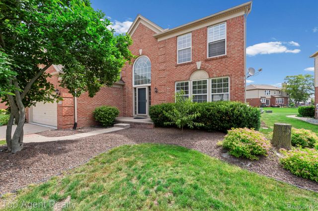 33780 Stonecrest Drive, Sterling Heights, MI 48312