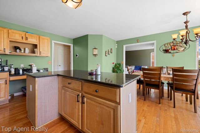 33780 Stonecrest Drive, Sterling Heights, MI 48312