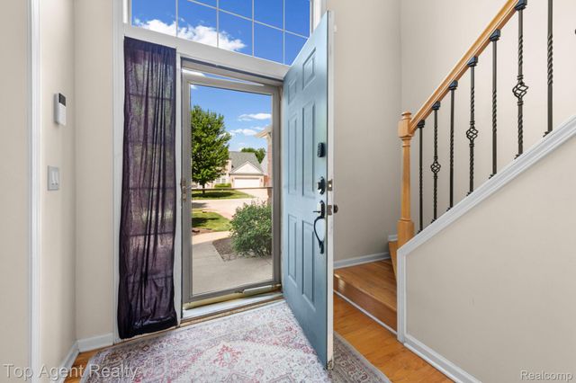 33780 Stonecrest Drive, Sterling Heights, MI 48312