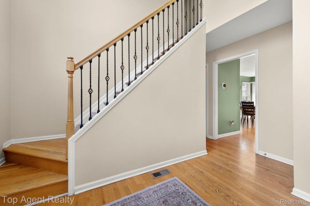 33780 Stonecrest Drive, Sterling Heights, MI 48312