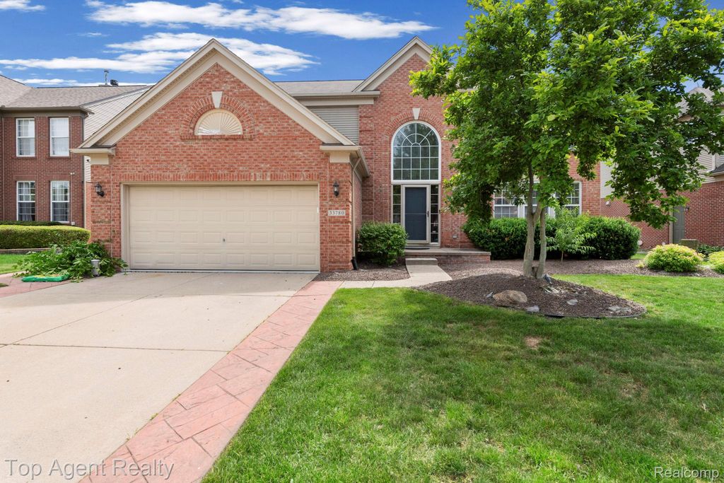 33780 Stonecrest Drive, Sterling Heights, MI 48312