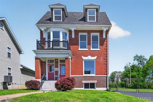 5843 Enright Avenue, St Louis, MO 63112