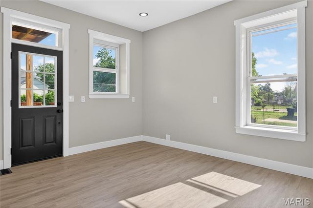 5843 Enright Avenue, St Louis, MO 63112