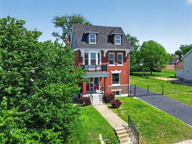 5843 Enright Avenue, St Louis, MO 63112