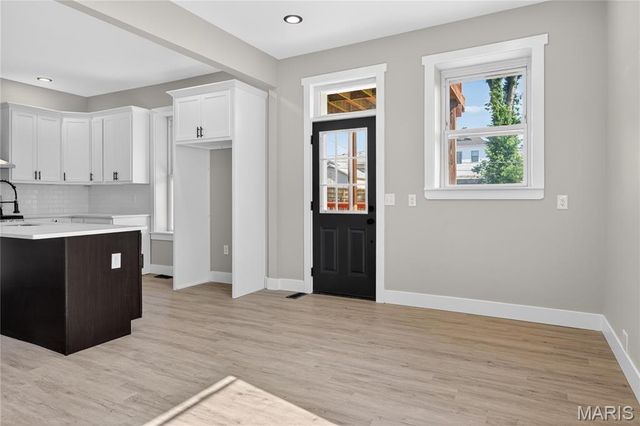 5843 Enright Avenue, St Louis, MO 63112