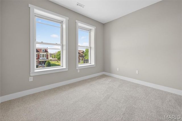 5843 Enright Avenue, St Louis, MO 63112
