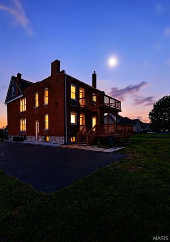 5843 Enright Avenue, St Louis, MO 63112