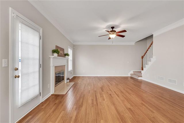 880 Walnut Creek Drive NW, Lilburn, GA 30047