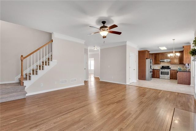 880 Walnut Creek Drive NW, Lilburn, GA 30047