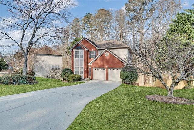 880 Walnut Creek Drive NW, Lilburn, GA 30047