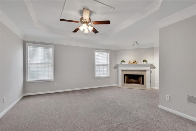 880 Walnut Creek Drive NW, Lilburn, GA 30047